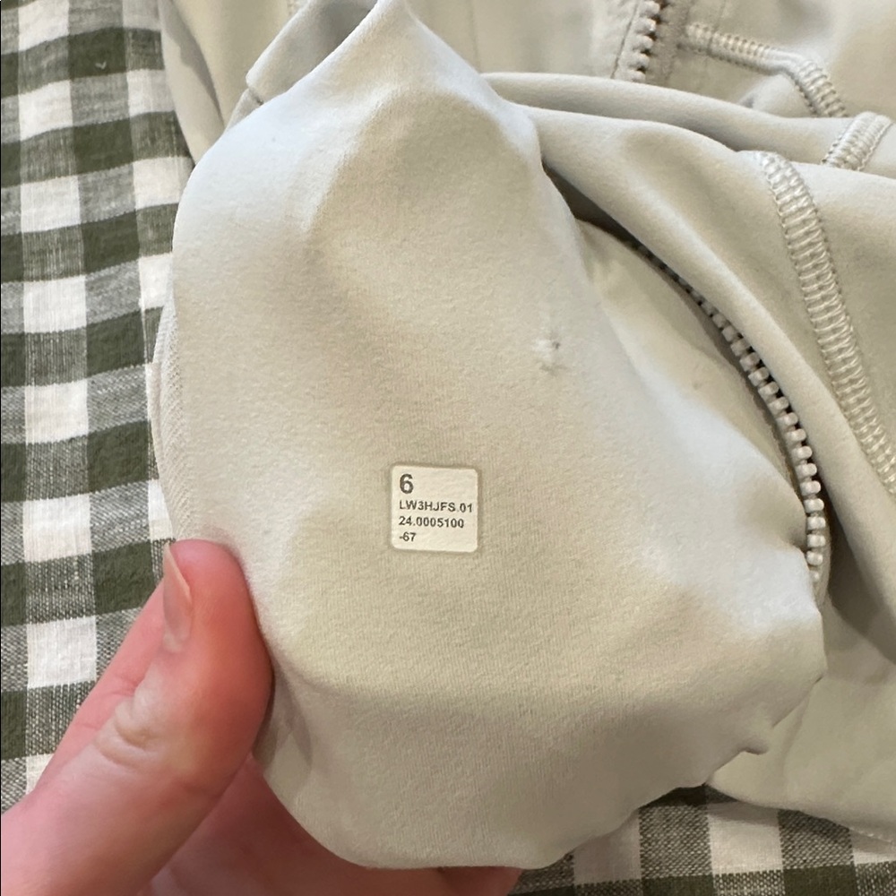 Lululemon Nuly Define Cropped Jacket (Size 6) - Picture 3 of 3